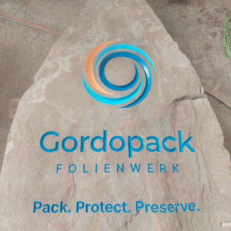Firmenlogo in Stein Gordopack
